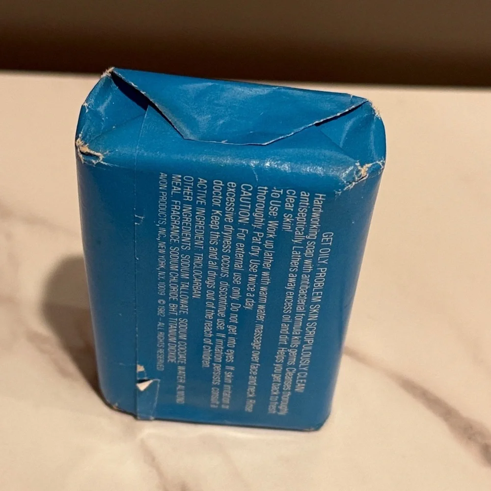 Avon Vintage Clearskin2 Blue Cleansing Cake Vintage Collection Soap New Size 3oz